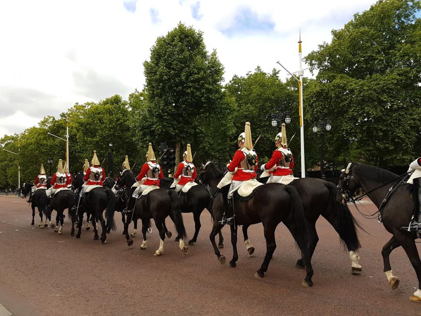 London: Changing of the Guard & Westminster Abbey - Changing of the Guard at 10am: how to make this work for your date