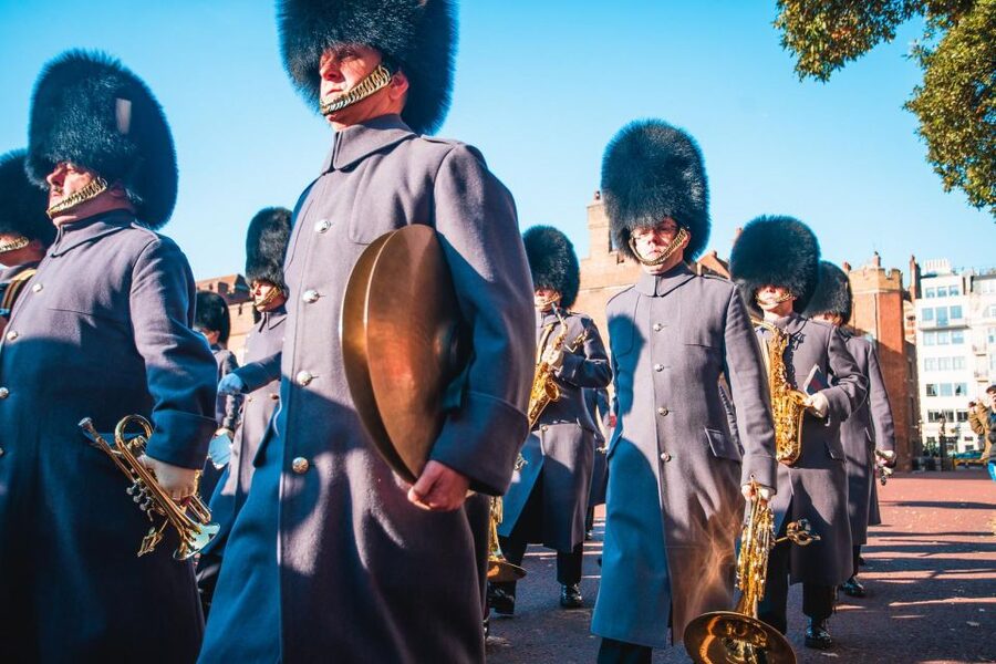 London: Changing of the Guard & Westminster Abbey - Buckingham Palace stop: photos, facts, and ceremony timing