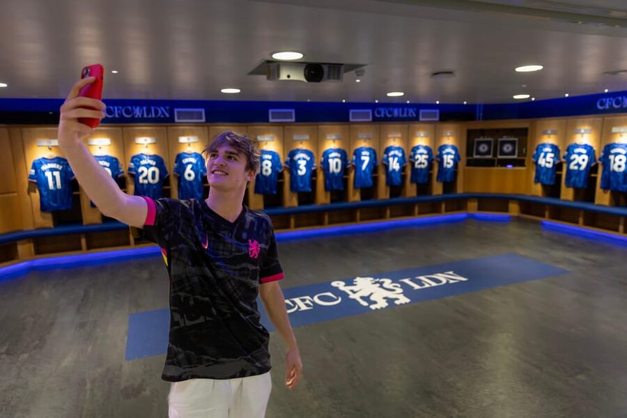 London: Chelsea FC Museum and Stamford Bridge Classic Tour - Home Dressing Rooms and Away Dressing Rooms: Where the Pressure Lives