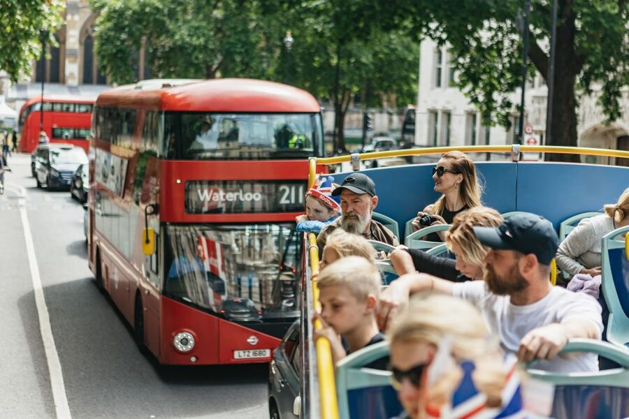 London: Children's Open Top Bus Tour - Pall Mall and 10 Downing Street: Ending With High-Profile Highlights