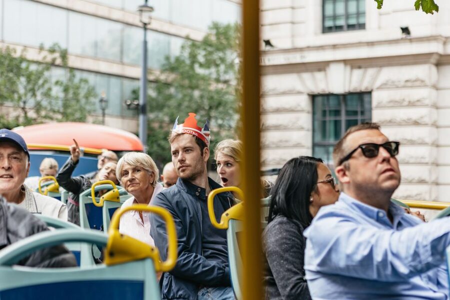 London: Children's Open Top Bus Tour - Finding the Start at Royal Opera Arcade (Charles II Street)