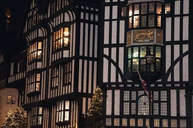 London: Christmas Lights Guided Walking Tour - Pace and photo strategy for a 2-hour night tour