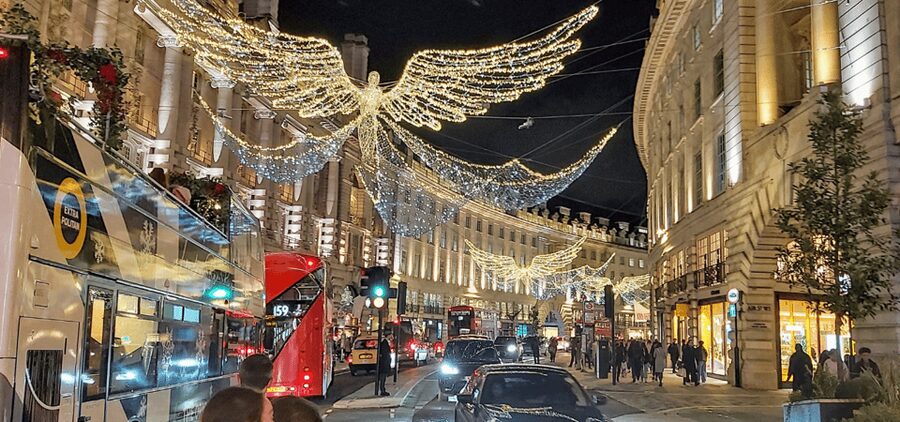 London: Christmas Lights Self Guided Walking Tour - St Martin-in-the-Field: A Church Stop Made for Photos and Quiet Moments
