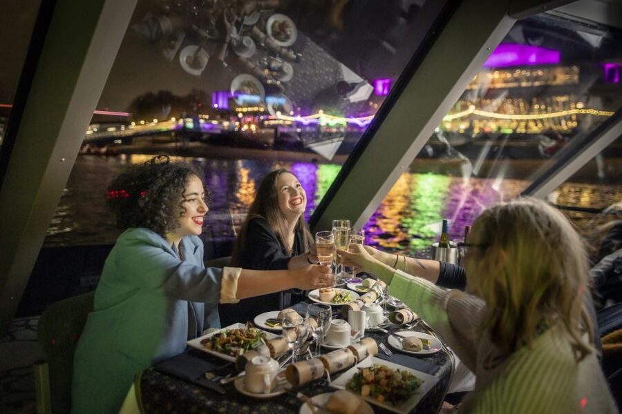 London: Christmas Party Dinner Cruise - Should You Book It?