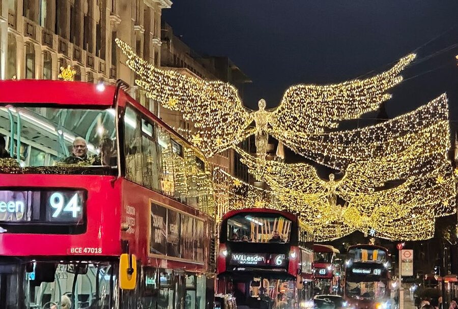 London Christmas Sparkle Walking Tour Small Group - A Christmas Lights Route That Actually Makes Sense in 2.5 Hours
