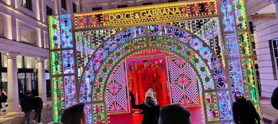 London Christmas Sparkle Walking Tour Small Group - Superstores, City Arcades, and How London Shops in Winter