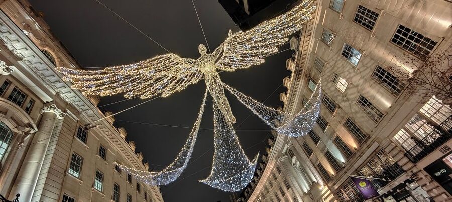 London Christmas Sparkle Walking Tour Small Group - Starting at Cafe Nero, Then Letting a Local Set the Pace