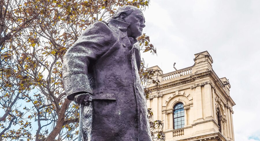 London: Churchill and World War 2 Walking Tour in London - Start at Embankment and get your bearings fast