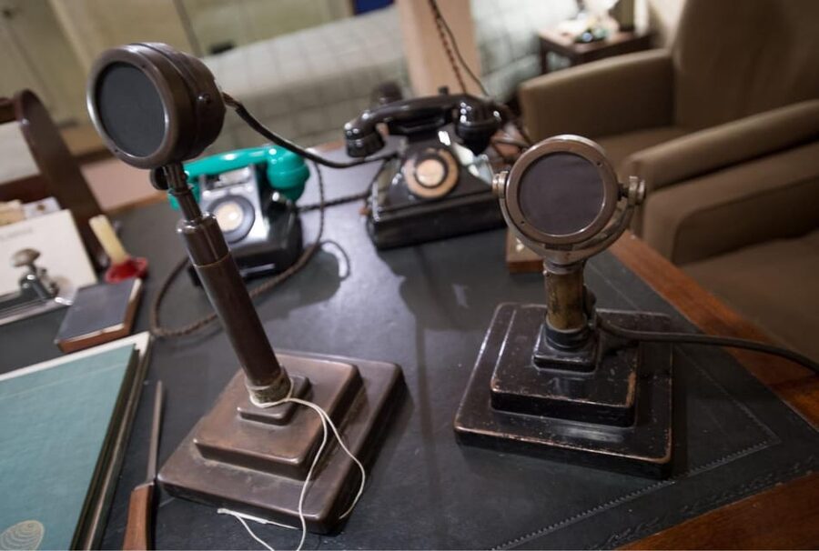 London: Churchill War Rooms Ticket & Landmarks Guided Tour - How this tour connects Trafalgar Square to WWII decision-making