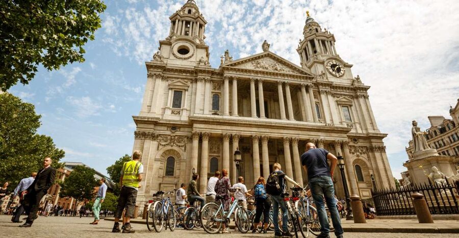 London: Classic Gold 3.5-Hour Bike Tour - Buckingham Palace, Changing of the Guard (when available), and the Trafalgar Square walk