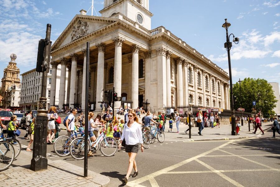 London: Classic Gold 3.5-Hour Bike Tour - Covent Garden street theater and the feel of London’s public spaces