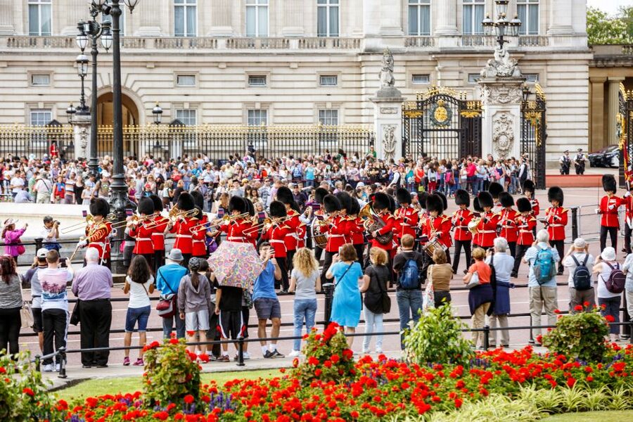 London: Classic Gold 3.5-Hour Bike Tour - London’s legal district, Leather Lane Market, and Smithfield’s meat market