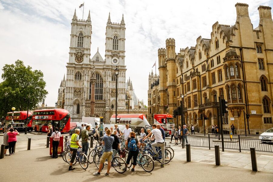 London: Classic Gold 3.5-Hour Bike Tour - St Paul’s Cathedral by bike: Sir Christopher Wren’s landmark moment