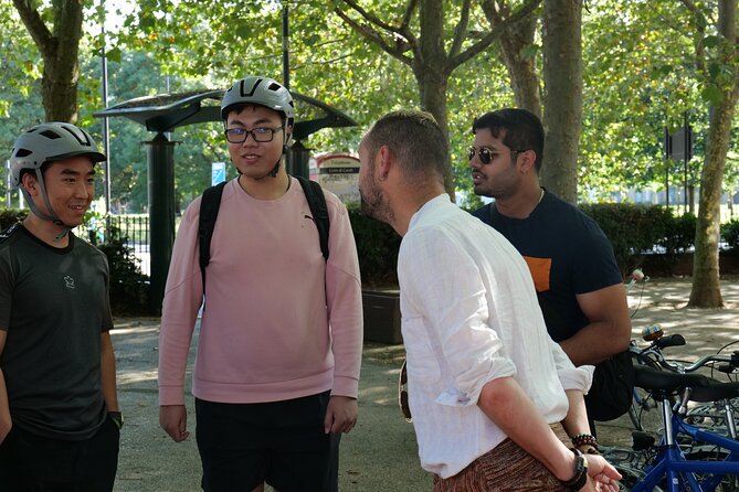 London Classic Landmarks Bike Tour with Local Guide - Westminster Abbey, St James’s Park, and Buckingham Palace without the long slog