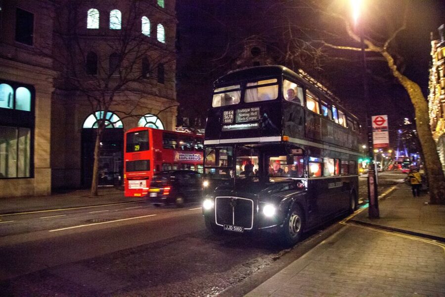 London: Comedy Horror Ghost Tour on a Bus - Spooky effects and jumpy moments, what to expect for comfort level