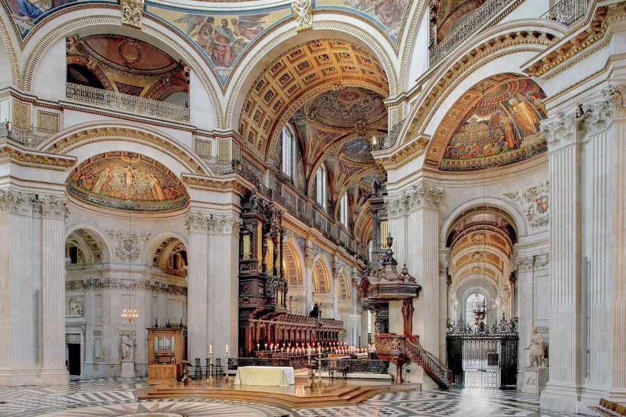London: Crown Jewels Tour with River Cruise - St. Paul’s Cathedral: Wren’s dome, the Great Fire, and royal moments