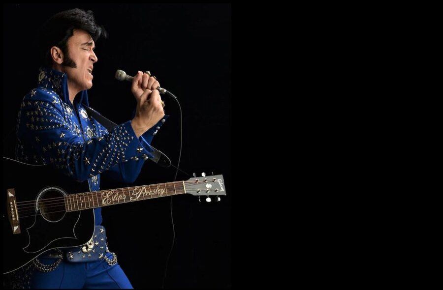 London: Dinner Cruise with Elvis Tribute on the Thames River - Champagne start and what the included drink does for the mood