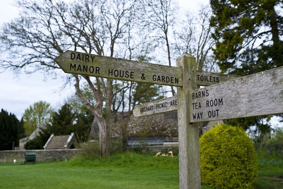 London: Downton Abbey, Cotswolds, and Highclere Castle Tour - Meeting at Marble Arch and using the small-group setup to your advantage