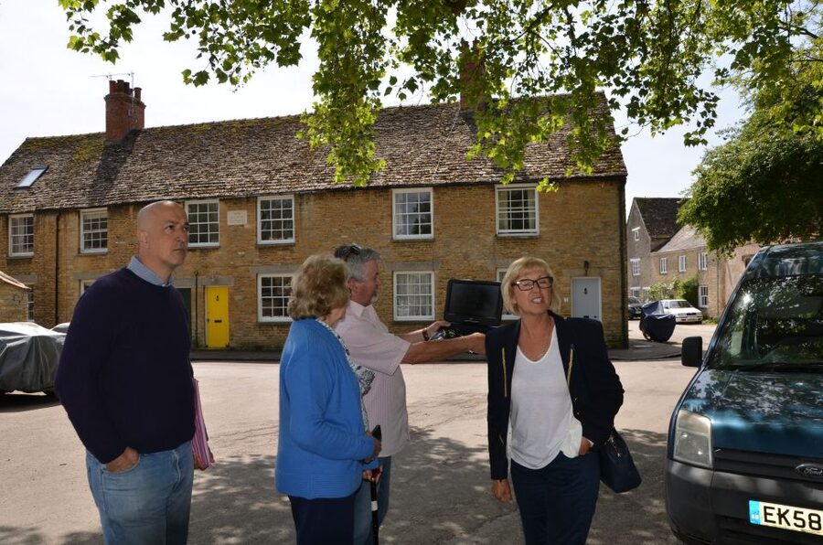London: Downton Abbey Countryside Black Taxi VIP Tour - Price, Value, and When This Private Group Format Makes Sense