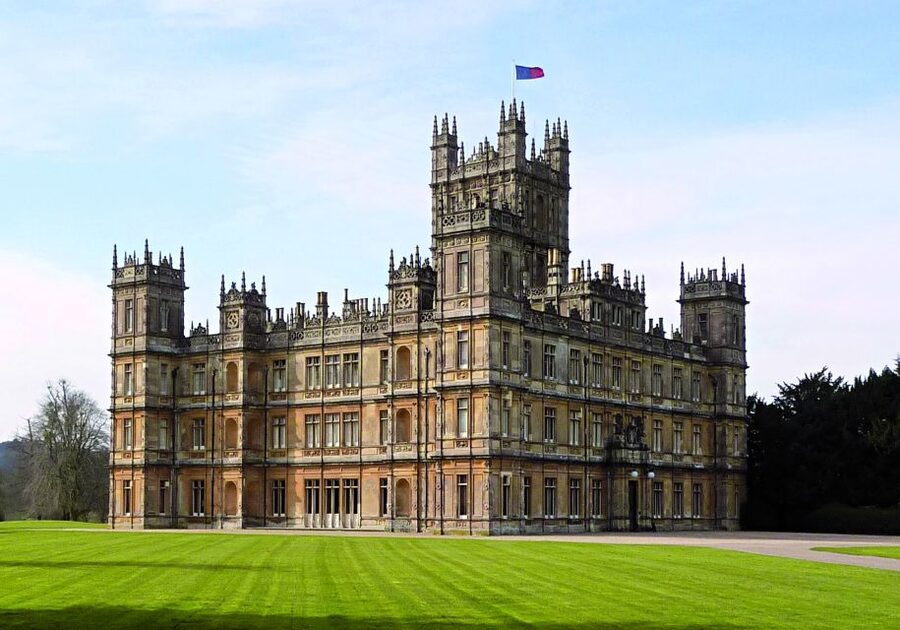 London: Downton Abbey Countryside Black Taxi VIP Tour - Who Should Book This Downton Abbey VIP Taxi Tour