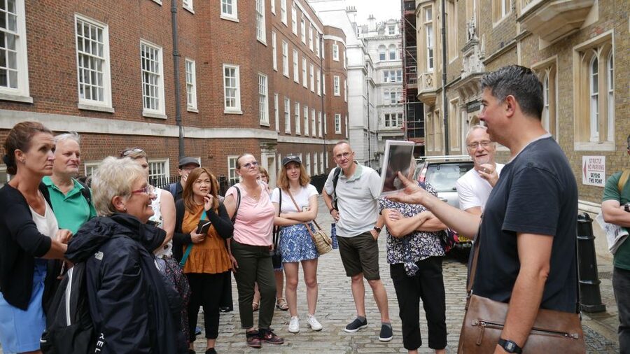 London: Downton Abbey Guided Walking Tour - Lady Rose and Jack Ross: where the jazz singer date takes over