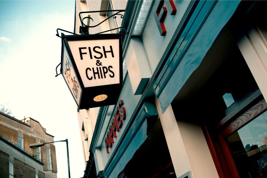 London: East End British Food & Drinks Private Walking Tour - Poppies Fish and Chips with beer and Jack the Ripper flavor