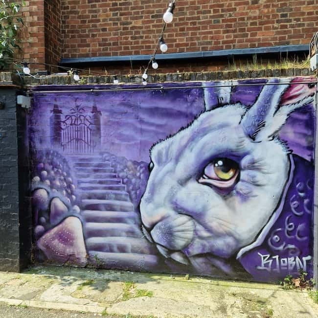 London: East End Instagrammable Street Art & Graffiti Tour - Paul Bommer’s Huguenot Plaque, Princelet Street, and Artistic Resilience