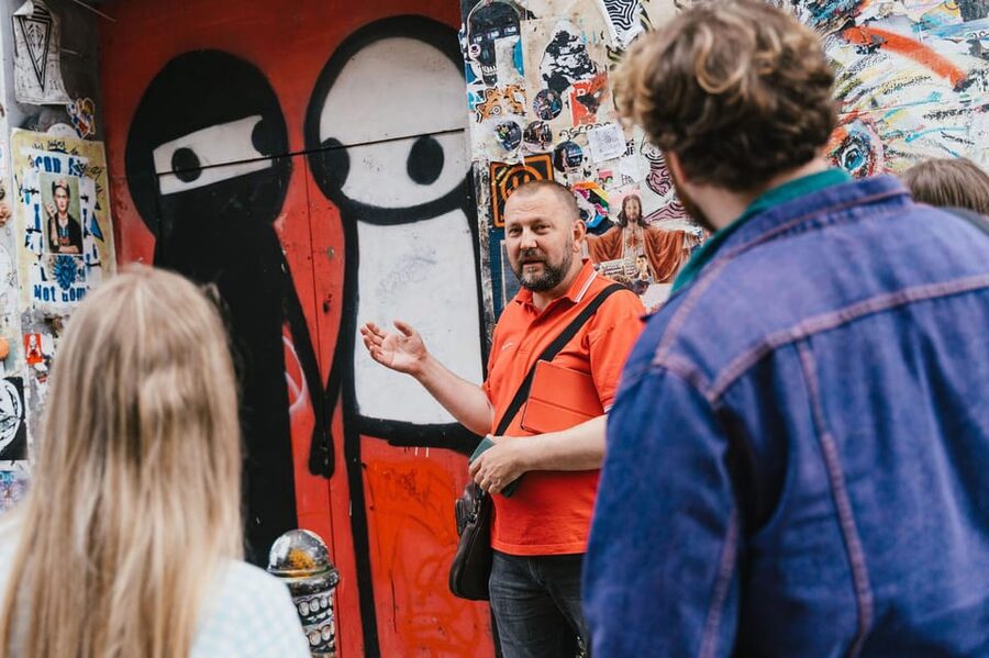 London: East End Instagrammable Street Art & Graffiti Tour - Rivington Street, Banksy, and Thierry Noir’s Art With Real Edge
