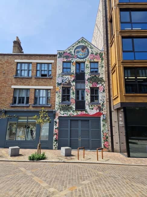 London: East End Instagrammable Street Art & Graffiti Tour - art’otel London Hoxton and the Funny Feeling of Graffiti in a Hotel