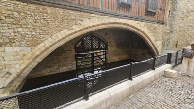 Easy Access Tower of London and Crown Jewels Tour