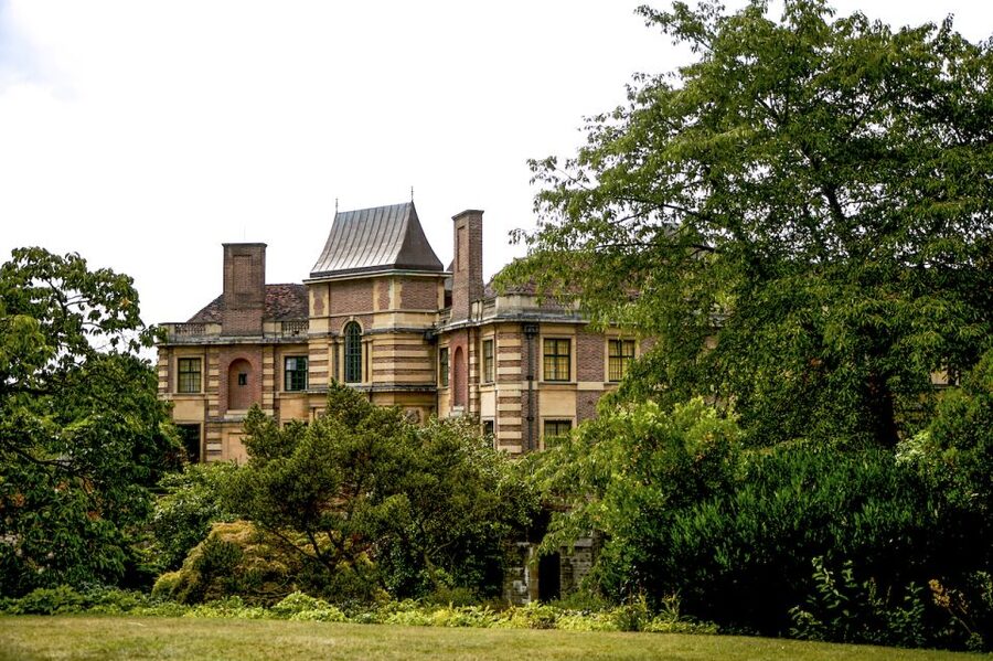London: Entry Ticket to Eltham Palace and Gardens - Cafe time and what to do if your energy needs a reset
