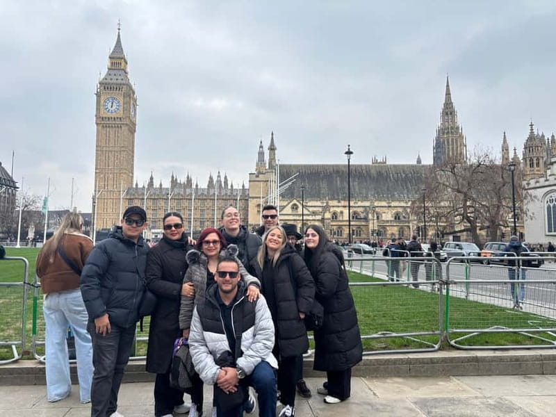 London: Essential Tour and Changing of the Guard, in Spanish - Big Ben and Westminster Abbey: quick photo joy with real context