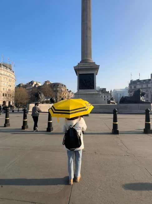 London: Essential Tour and Changing of the Guard, in Spanish - Buckingham Palace from the outside: grand finish, no ticket fuss