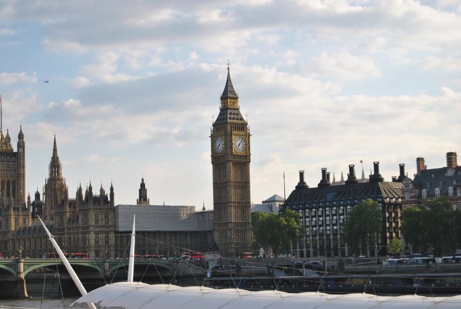 London: Famous Landmarks of the City by Car - The private guide factor, and what languages mean for real conversation