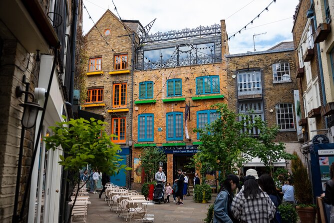 London Foodie Adventure:More than 10 dishes with Sherpa Food Tour - Wardour Street and the Spirit of Soho mural: music-meets-food context