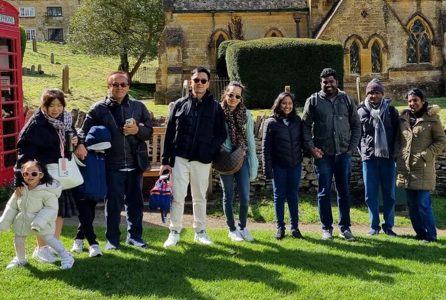 London: Full Day Cotswolds Tour with Shakespeare's Stratford - Paddington meeting point and getting comfortable in the minibus