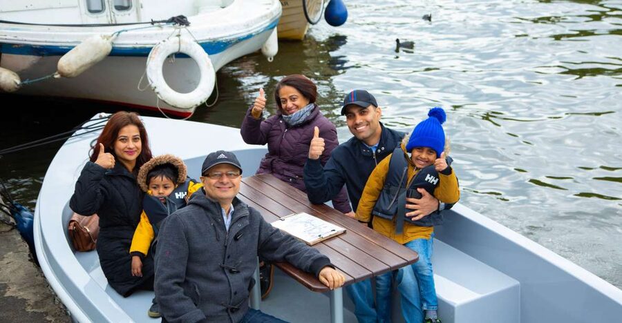 London: GoBoat Rental in Kingston upon Thames - Kingston GoBoat: what makes this ride feel different