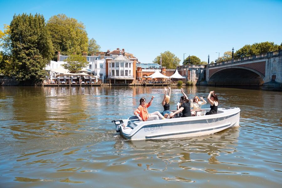 London: GoBoat Rental in Kingston upon Thames - Getting started right: the kiosk briefing and captain training