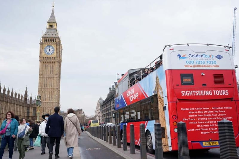 London: Golden Tours Gray Line Hop-on Hop-off Bus Tour - Audio guide in 12 languages, plus onboard Wi-Fi and the headphone setup