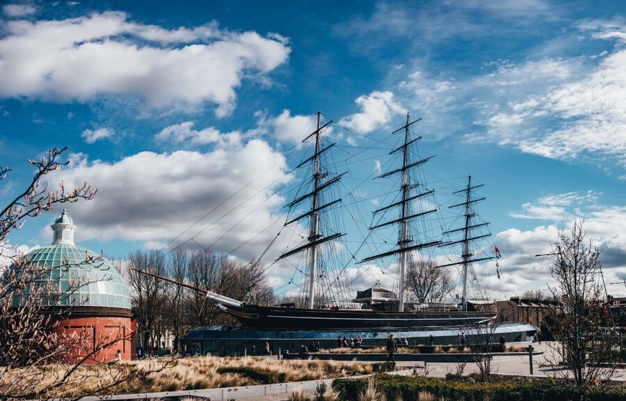 London: Greenwich Highlights Private Tour and Thames Cruise - Queen’s House and the maritime museum axis