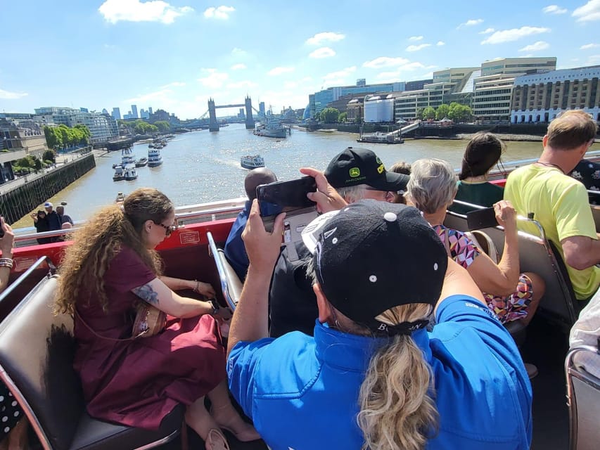 London: Guided Sightseeing Tour on a Vintage Open-Top Bus - How the Guide Turns a Bus Ride Into Real Sightseeing