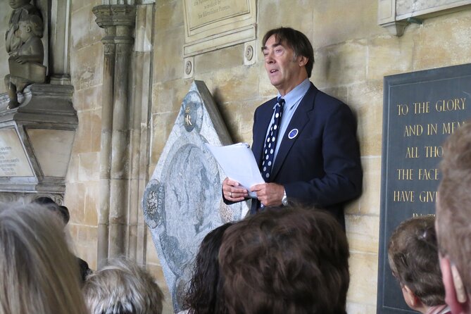 London: Guided Tour Westminster Abbey + Optional Parliament Entry - Group size, hearing the guide, and why that matters