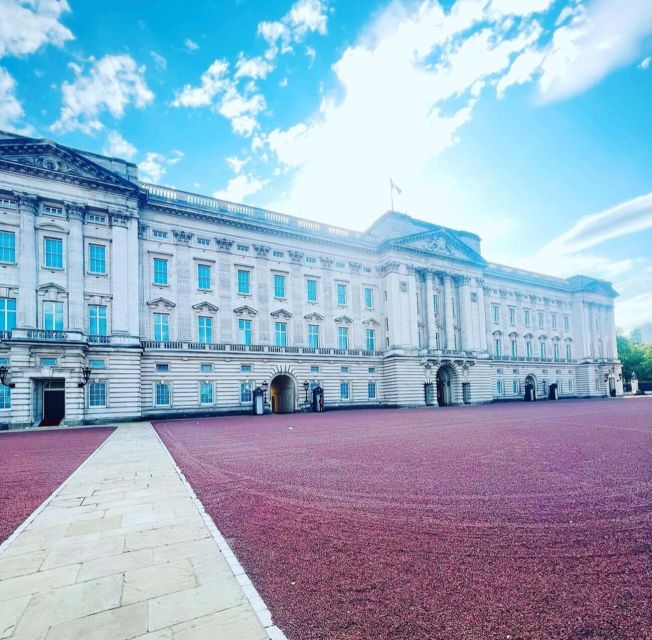 London: Guided Walking Tour with Changing Of The Guard - Key highlights at a glance