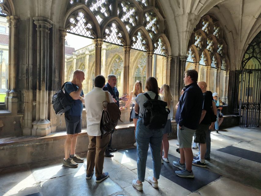 London: Guided Westminster Abbey Tour and Refreshments - Westminster Abbey priority access and the small-group advantage in Dean’s Yard