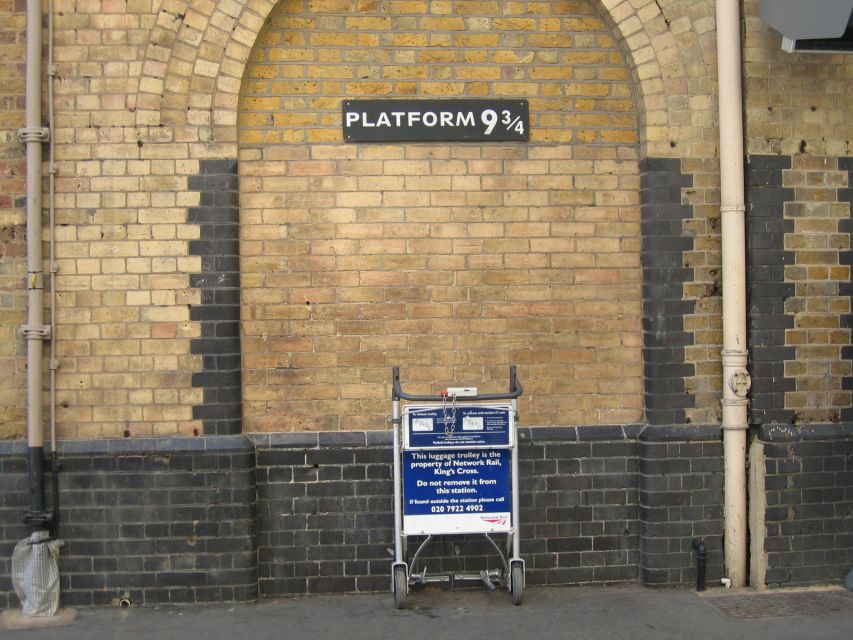 London: Harry Potter 3-Hour Private Walking Tour - End at King’s Cross: Platform 9 3/4 photo moment