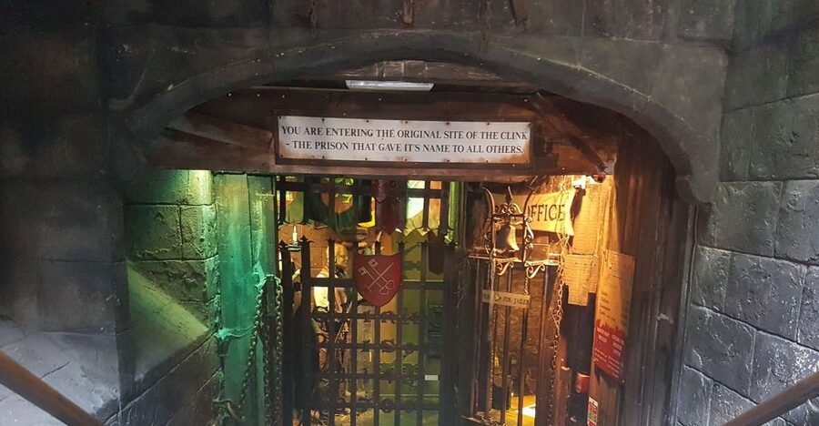 London: Harry Potter and the Clink Prison (Tour + Tickets) - Potter film streets, Cecil Court and Goodwin’s Court, plus those tiny side lanes