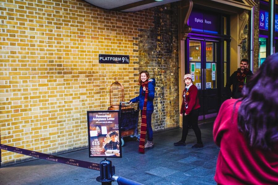 London: Harry Potter Movies Walking Tour (Kids Go Free) - House of Spells: Shop Time in a Story-Driven Setting