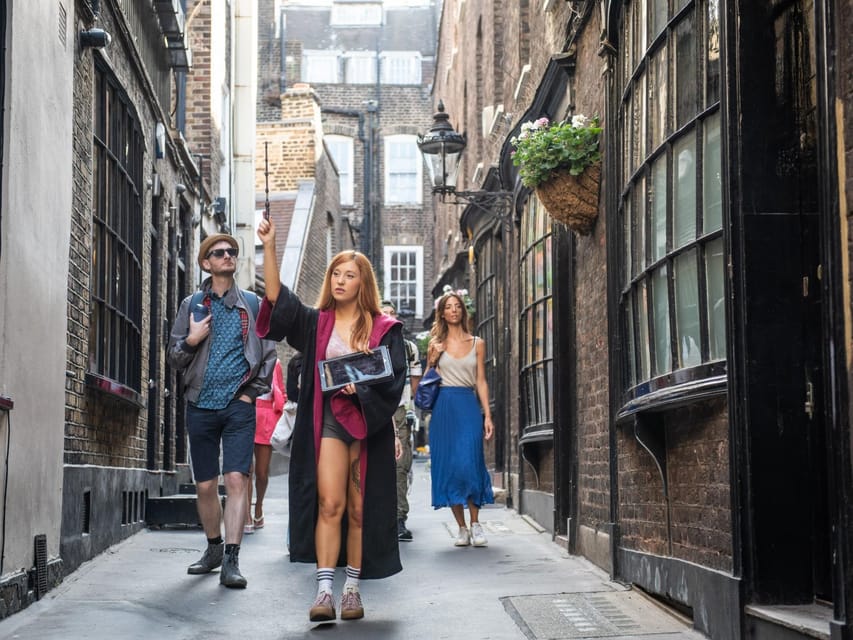 London: Harry Potter Tour and London Bridge Tombs Experience - The Wizarding Walk: Cecil Court, Goodwin’s Court, And Those Tiny Streets