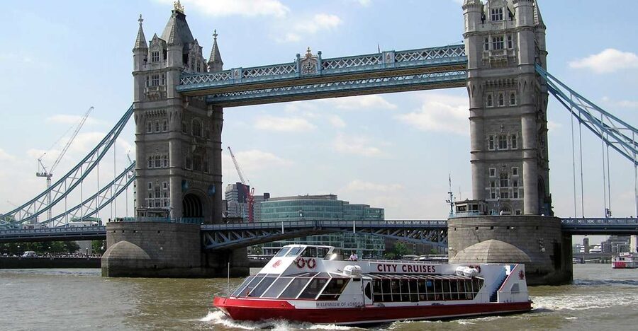 London: Harry Potter Walking Tour and River Thames Cruise - The walking loop: shops, Cecil Court, and quick subway breaks