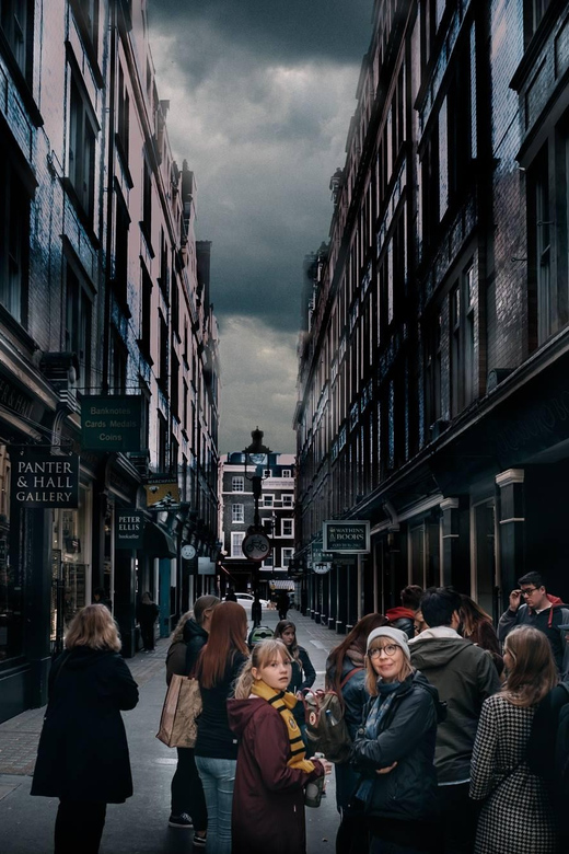 London: Harry Potter Walking Tour in German - Daniel Radcliffe’s school, Gringotts Wizarding Bank, and the fun of spot-the-reference